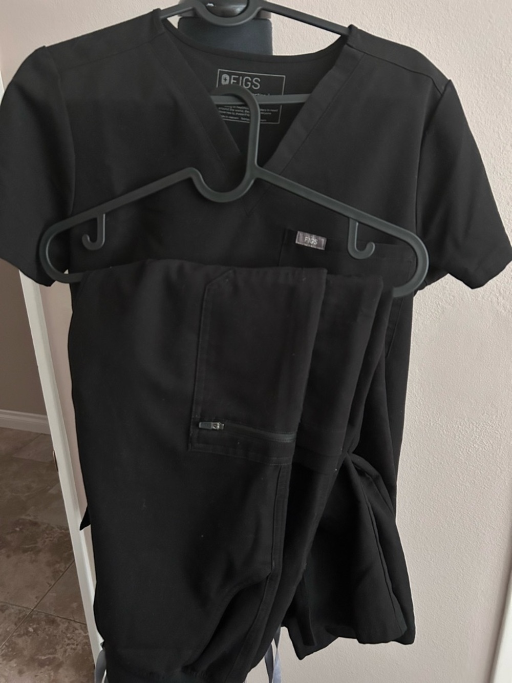 FIGS Black Scrub Set - Classic V-Neck Top & 2 Pants medical wear. 
SOLD 
SOLD